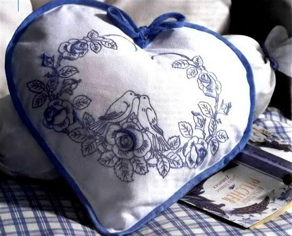 Подушка на ситцевую свадьбу своими руками Подушка на ситцевую свадьбу своими руками
